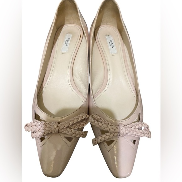 Prada Beige Patent Leather Bow Pointed Toe Kitten Block Heels Classic Quite Lux - Picture 6 of 16